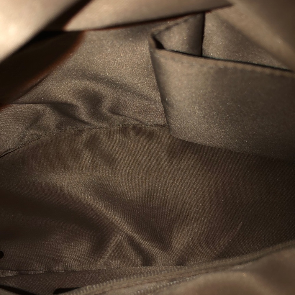 Coach Authentic Daisy Signature Fold Over - Picture 5 of 8